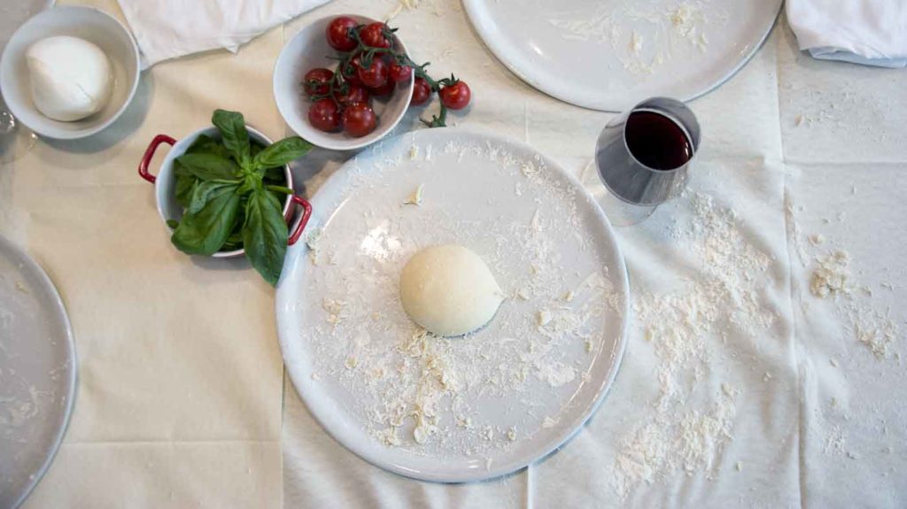 Cooking-Lab-food-experience;-migliori-pizzerie-napoletane-Roma;-pizza-napoletana