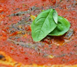 PummaRe-–-pizza-–-pizza-alla-Marinara-–-tradizione-gastronomica-–-Napoli-
